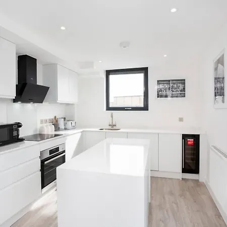 2 Bedroom Penthouse - Large Balcony - Minster View York Exterior photo