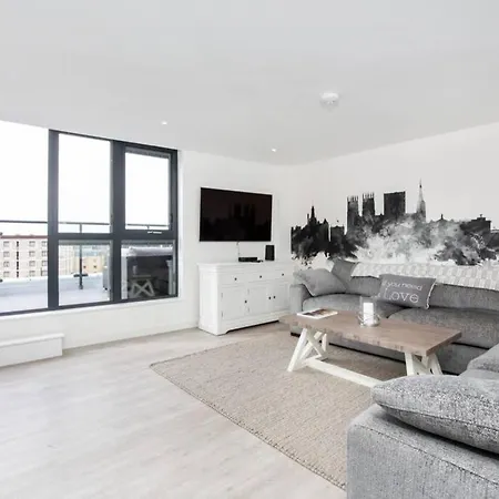 2 Bedroom Penthouse - Large Balcony - Minster View York Exterior photo