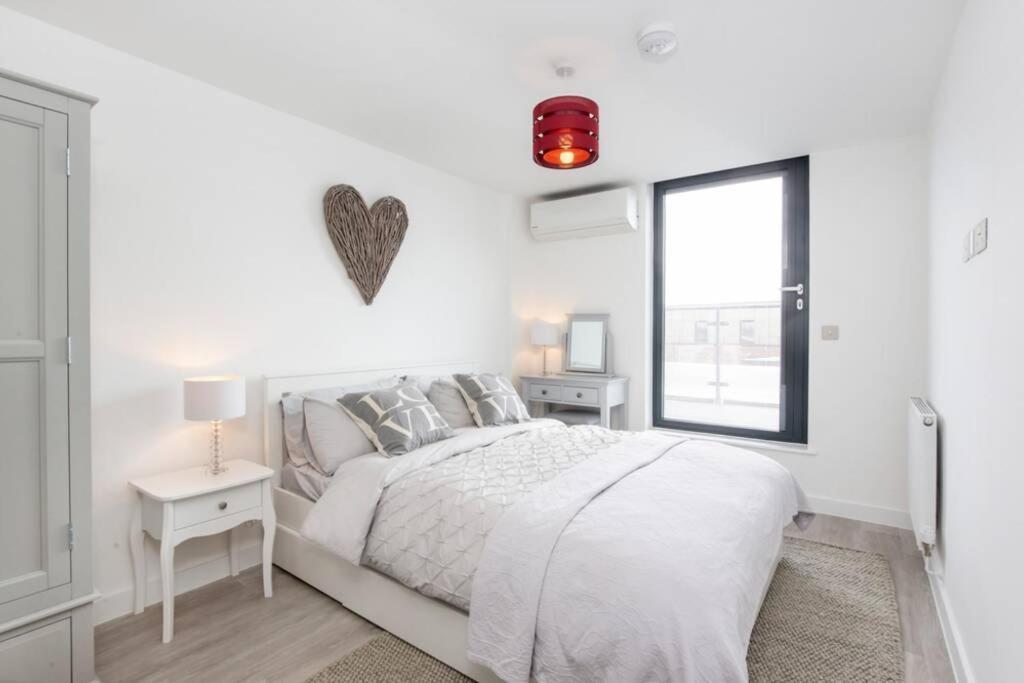 2 Bedroom Penthouse - Large Balcony - Minster View *