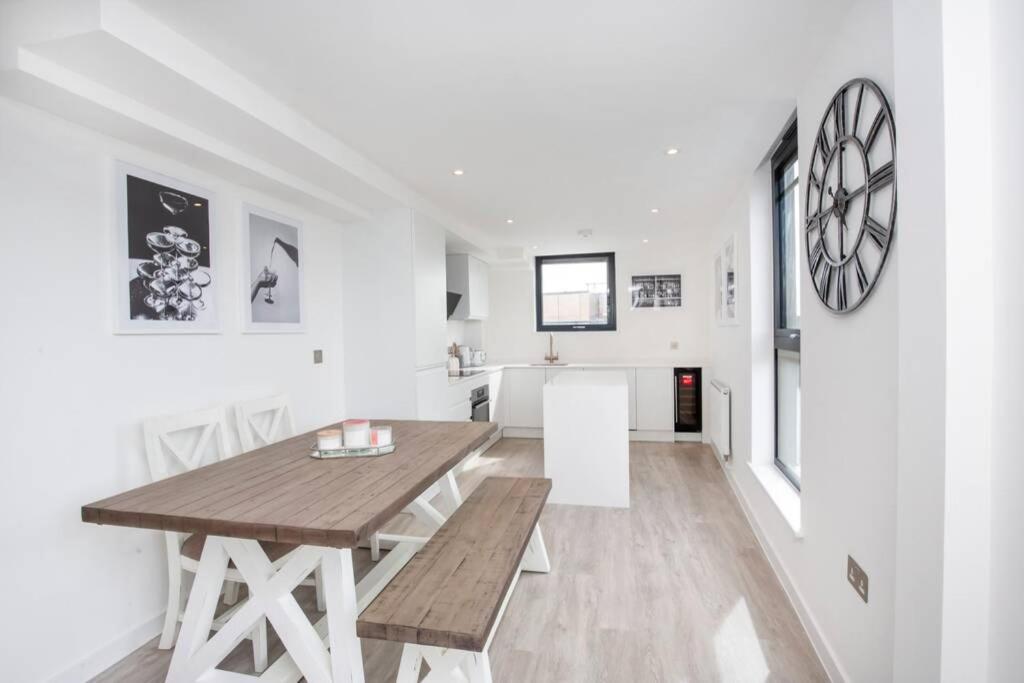 Apartment 2 Bedroom Penthouse - Large Balcony - Minster View York