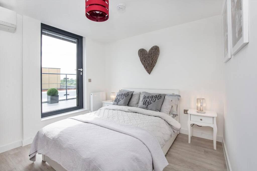 2 Bedroom Penthouse - Large Balcony - Minster View