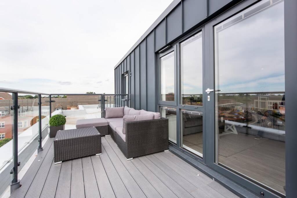 2 Bedroom Penthouse - Large Balcony - Minster View